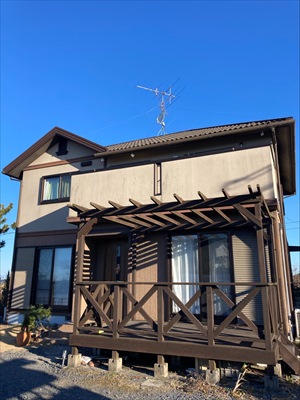 石岡市 苔汚れの屋根は高圧洗浄 サッシまわりのシーリングは打ち増しを 土浦 かすみがうら 石岡市で外壁 屋根塗装なら街の外壁塗装やさん