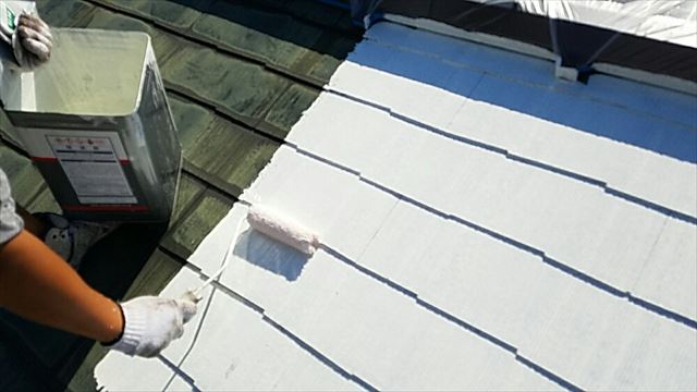 土浦市で 屋根の下塗りから中塗りまでとタスペーサーを取り付け 街の外壁塗装やさんつくば土浦店